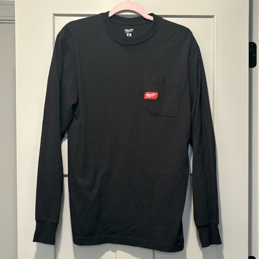Milwaukee Men's Long Sleeve Pocket Tee - Black